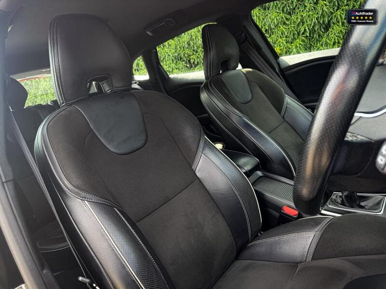 Volvo Volvo V40