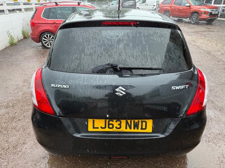 Suzuki Suzuki Swift