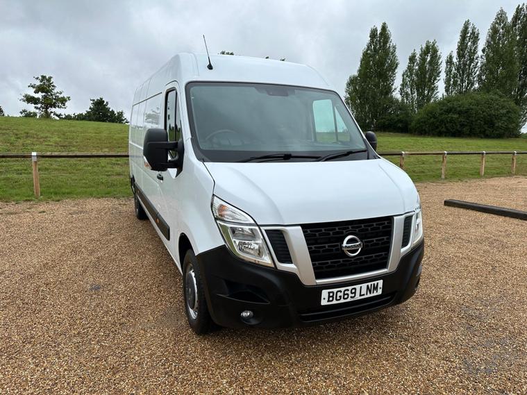 used nissan nv400