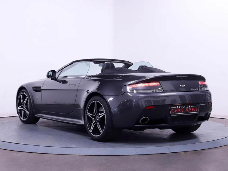 Aston Martin Aston Martin Vantage
