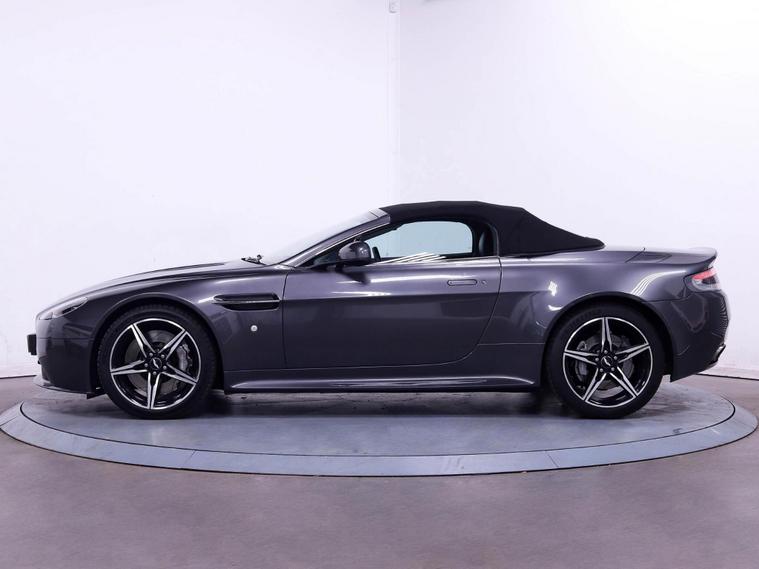 Aston Martin Aston Martin Vantage