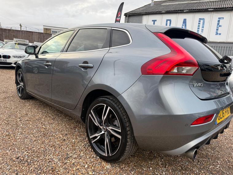 Volvo Volvo V40