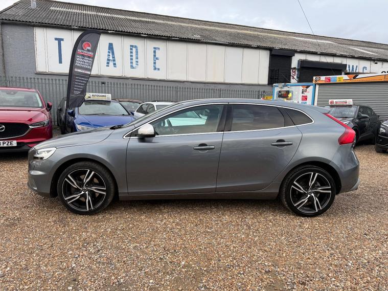 Volvo Volvo V40