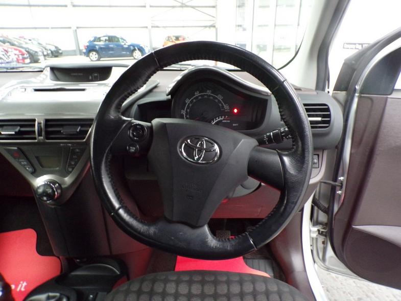 Toyota Toyota iQ