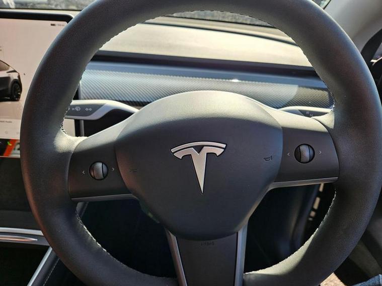 Tesla Tesla Model Y