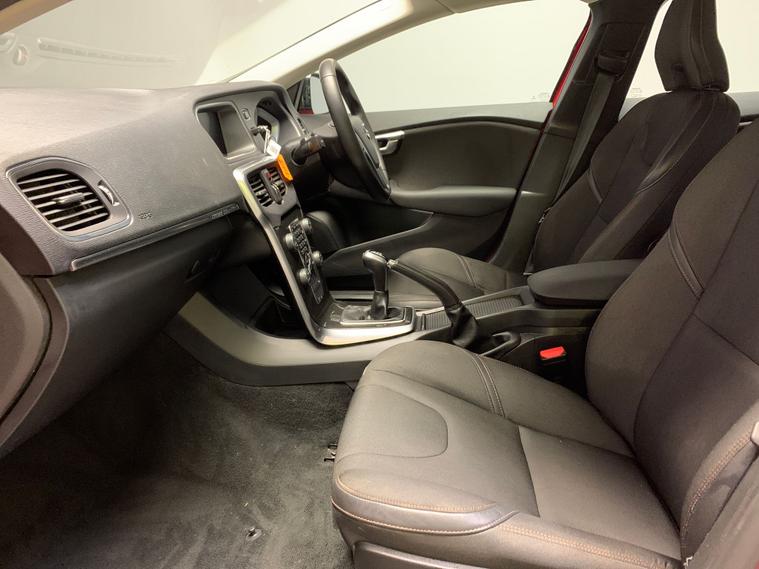 Volvo Volvo V40