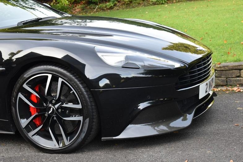 Aston Martin Aston Martin Vanquish