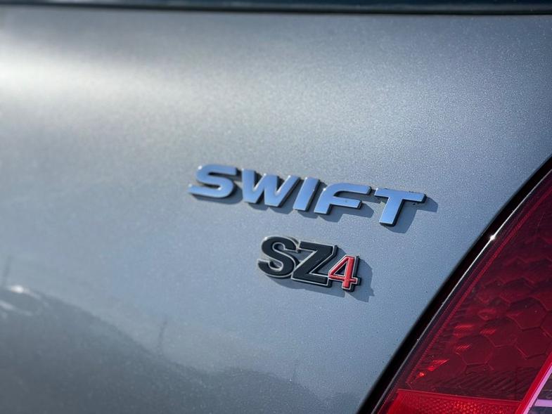 Suzuki Suzuki Swift