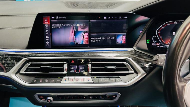 BMW X7 — photo 11