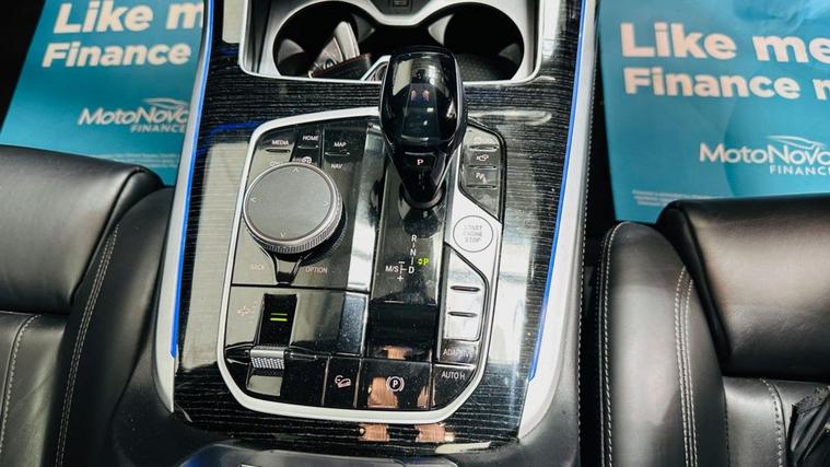 BMW X7 — photo 12