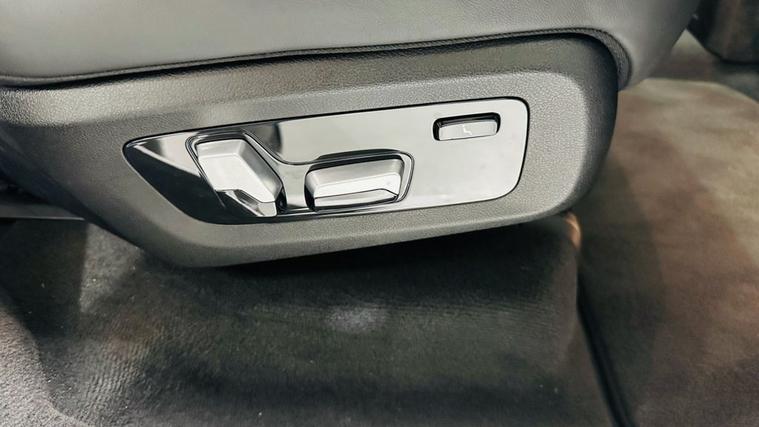 BMW X7 — photo 22