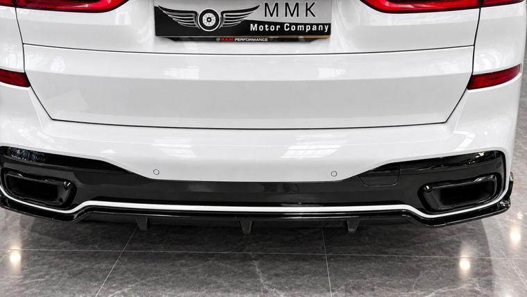 BMW X7 — photo 25