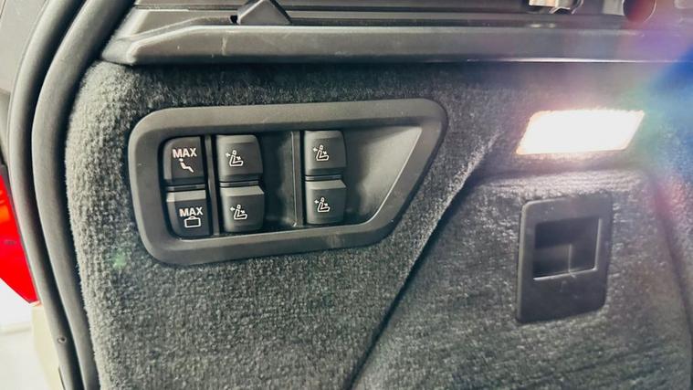 BMW X7 — photo 28