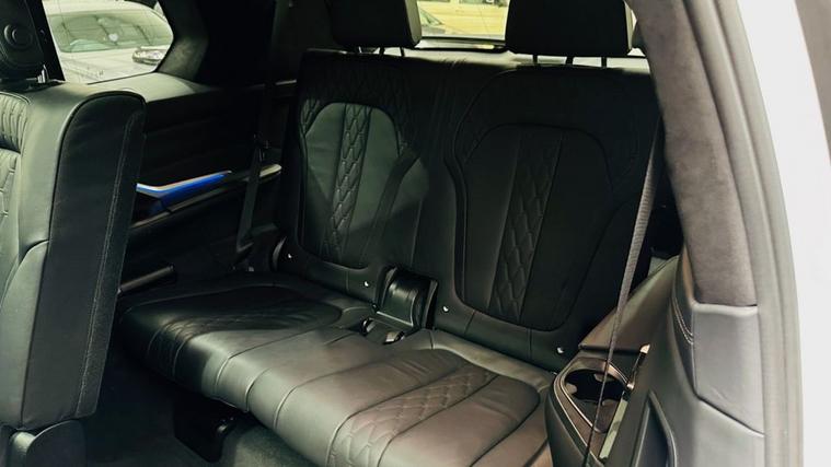 BMW X7 — photo 30