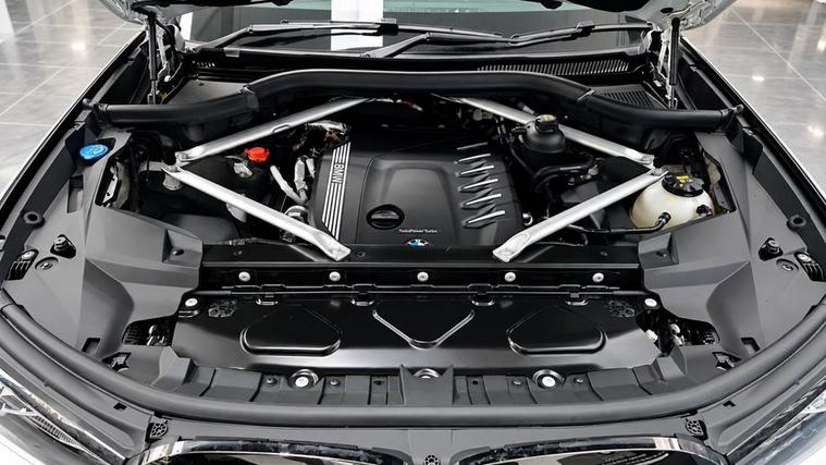 BMW X7 — photo 40