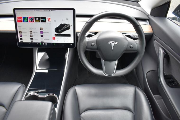 Tesla Tesla Model 3