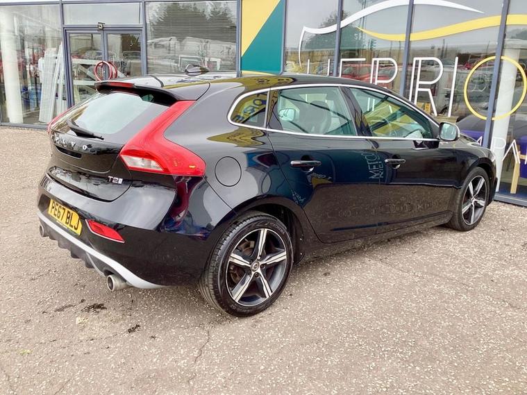 Volvo Volvo V40