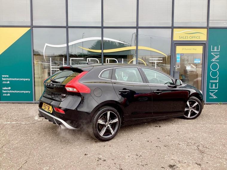 Volvo Volvo V40