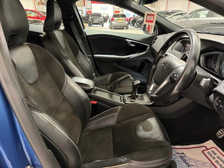 Volvo Volvo V40