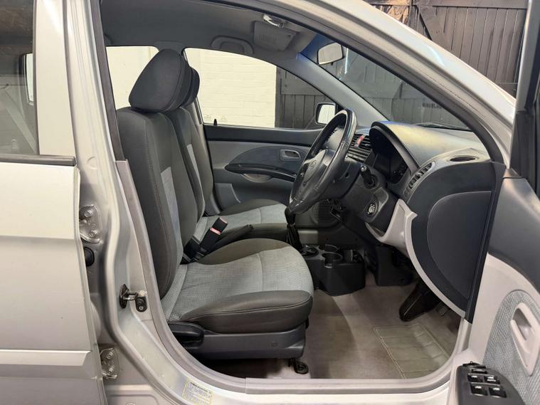 KIA PICANTO — photo 11