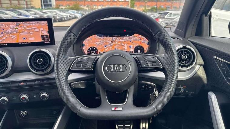 Audi Audi Q2