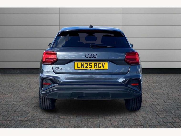 Audi Audi Q2
