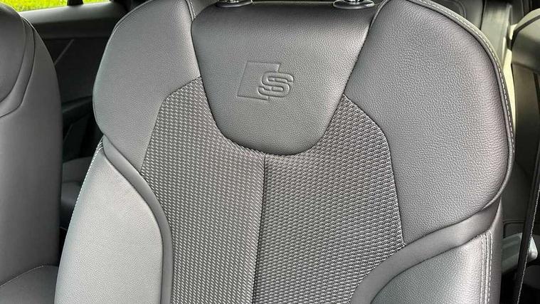 Audi Audi Q2