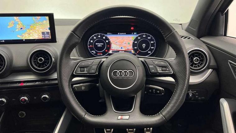 Audi Audi Q2
