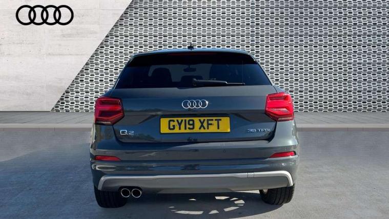 Audi Audi Q2