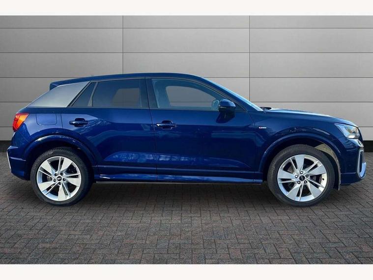Audi Audi Q2