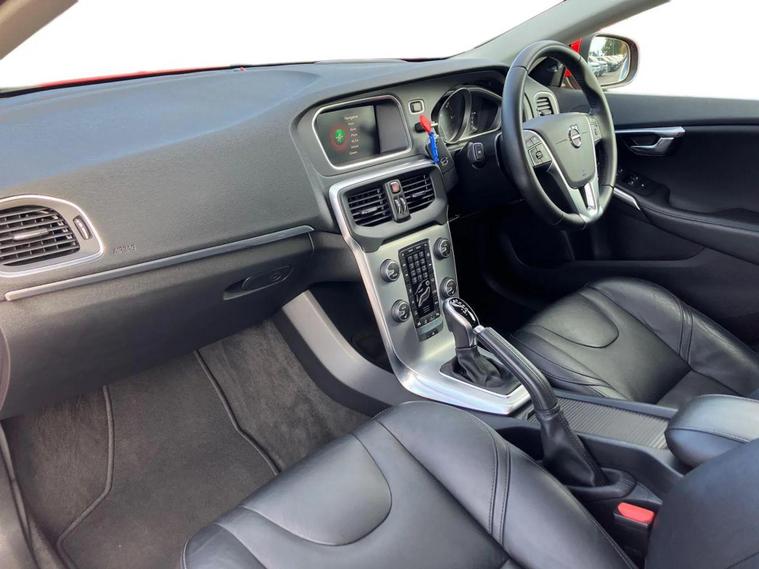 Volvo Volvo V40
