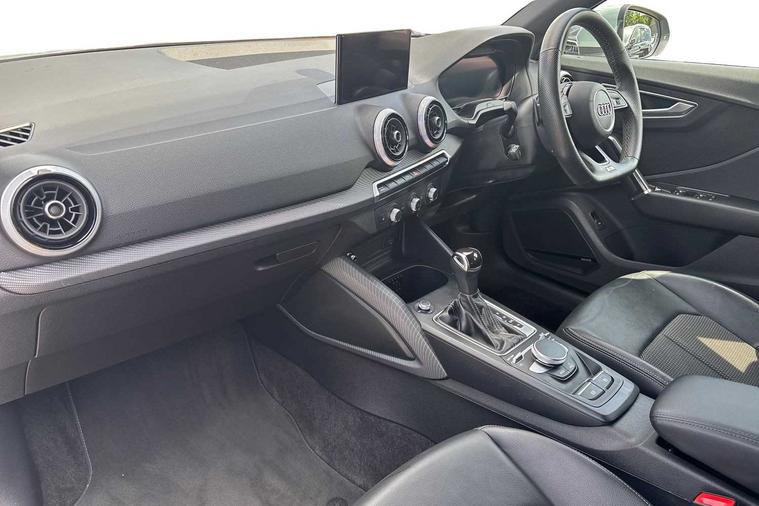 Audi Audi Q2