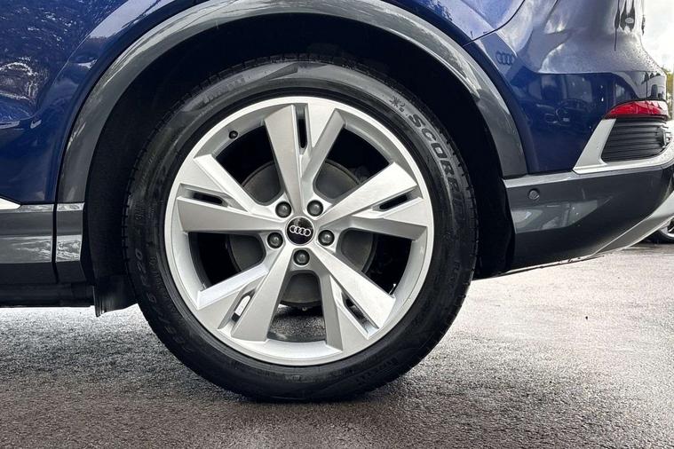 Audi Audi Q4