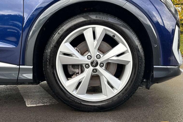 Audi Audi Q4