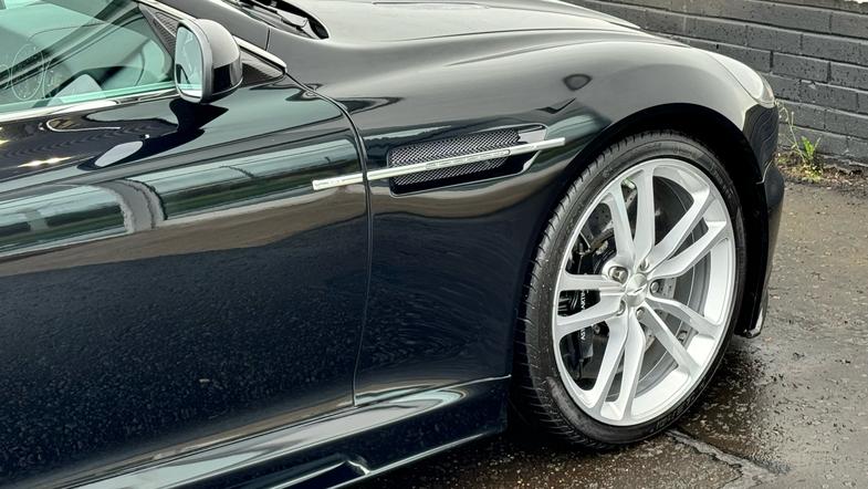 Aston Martin Aston Martin DBS