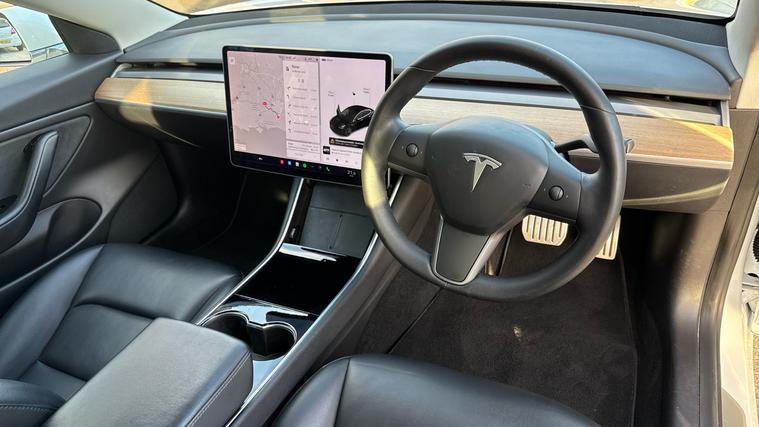 Tesla Tesla Model 3