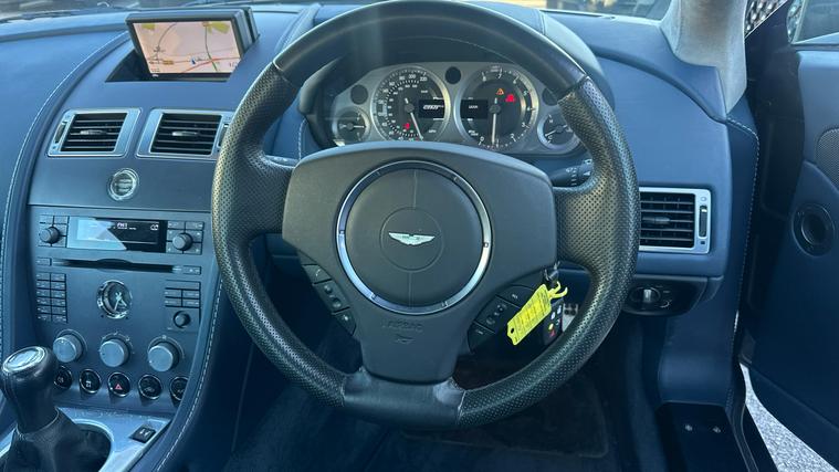Aston Martin Aston Martin Vantage