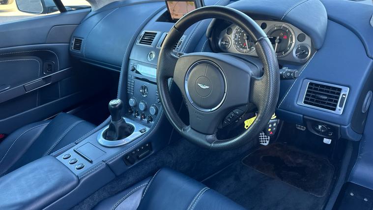Aston Martin Aston Martin Vantage