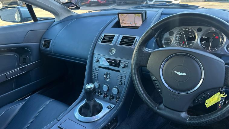 Aston Martin Aston Martin Vantage
