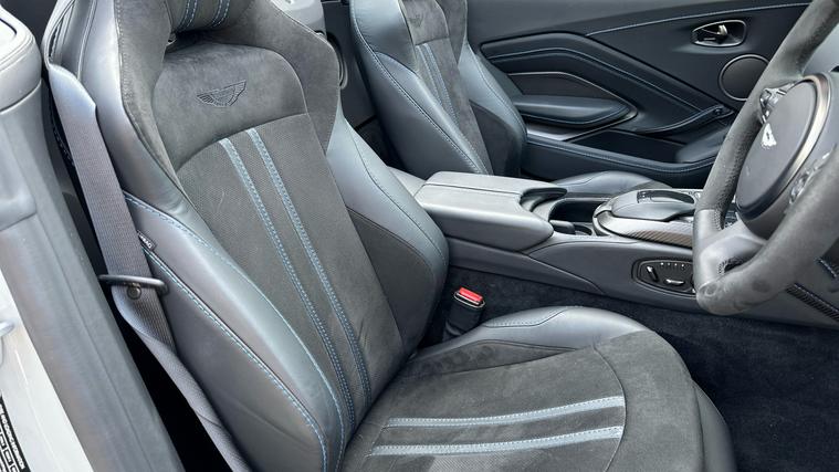 Aston Martin Aston Martin Vantage