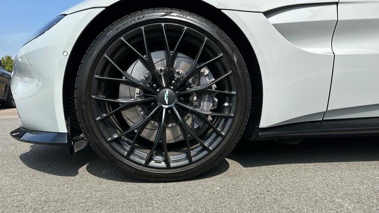 Aston Martin Aston Martin Vantage