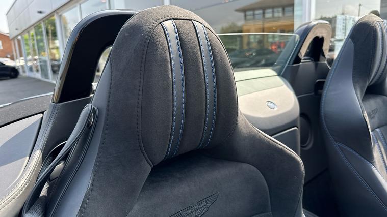 Aston Martin Aston Martin Vantage