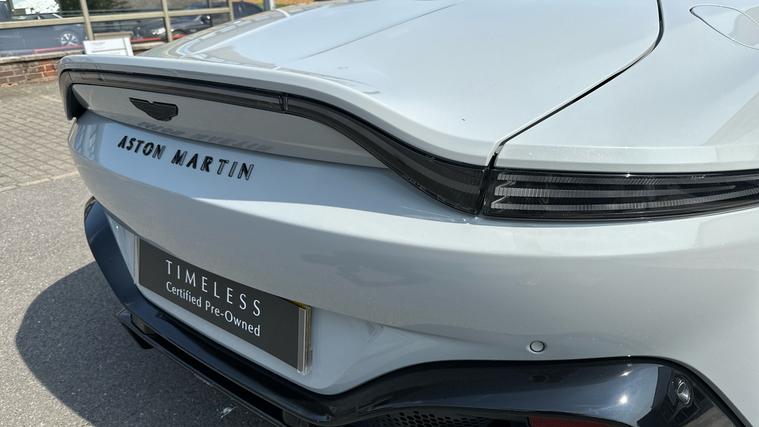 Aston Martin Aston Martin Vantage