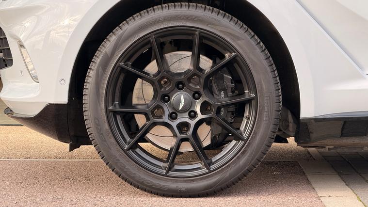 Aston Martin Aston Martin DBX