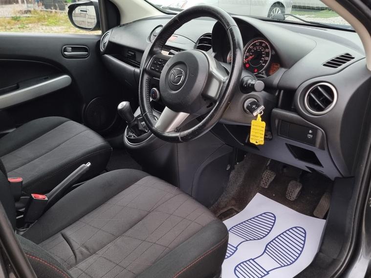 Mazda Mazda 2