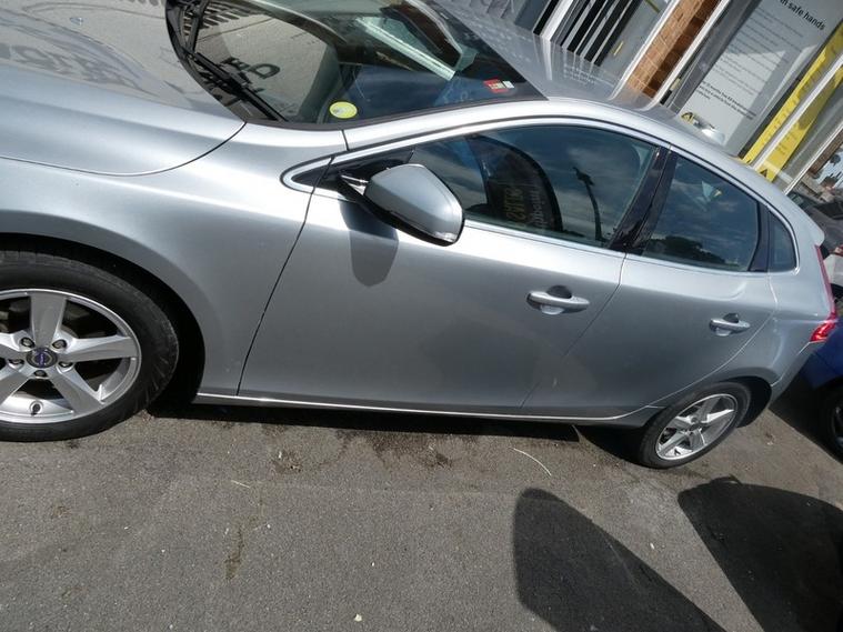 Volvo Volvo V40