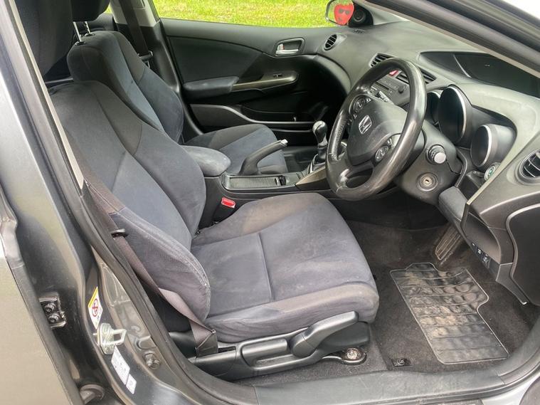 Honda Civic — photo 11