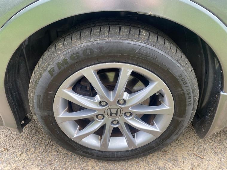 Honda Civic — photo 21